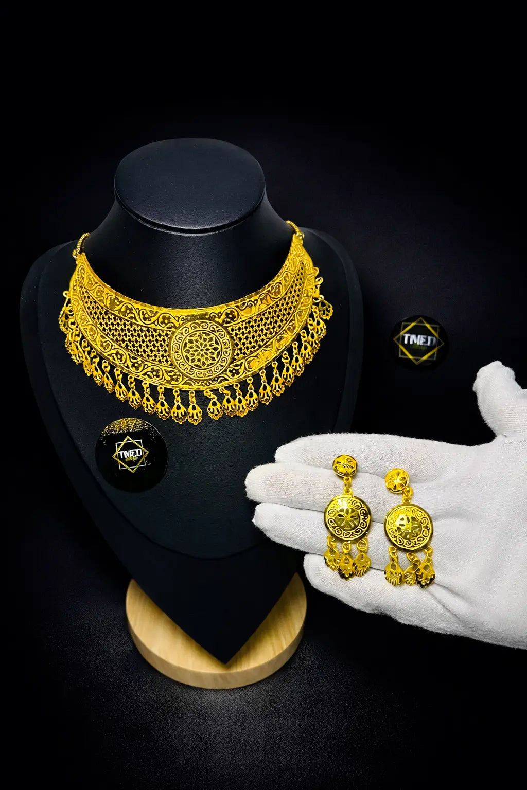 Parure Adama- Dorée et élégance