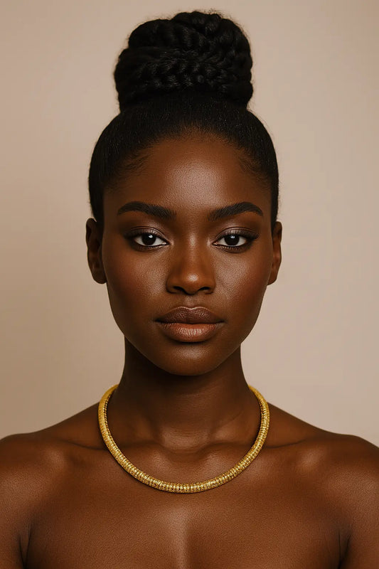 Collier en Maille Dorée – Élégance Intemporelle