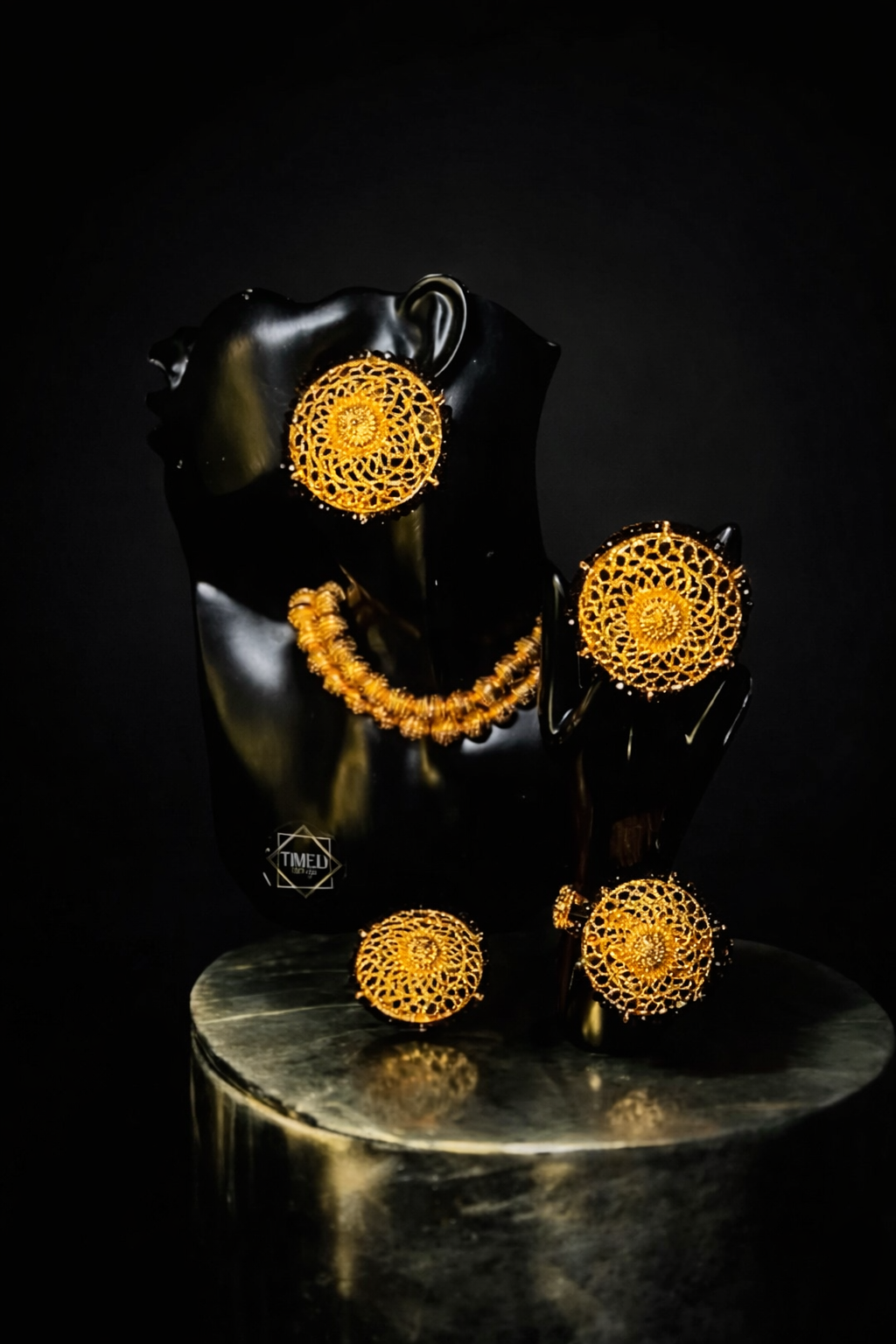 Parure Diarra or rouge & Noire– Collier, Bracelet, Boucles & Bague (Réf: UEK-2023)