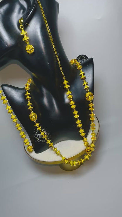 Parure Traditionnelle Dorée - Élégance Royale