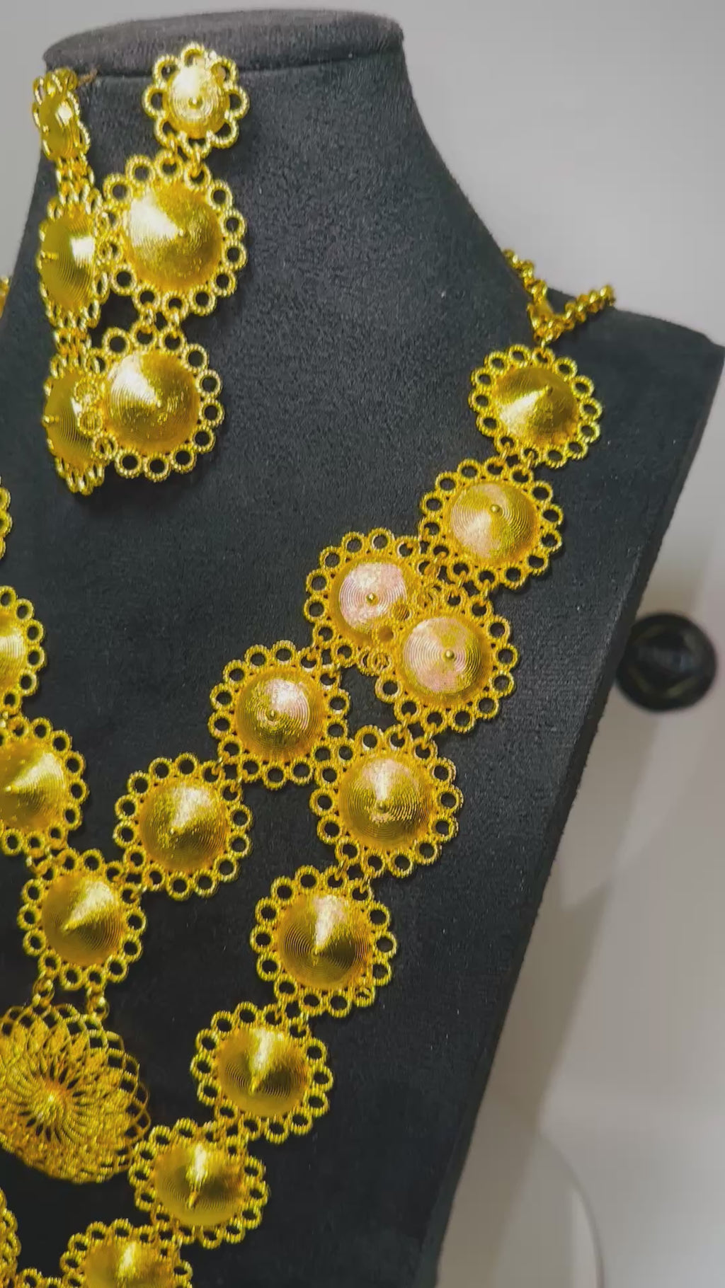 Parure Tiné - Plaque or Ngalam or jaune