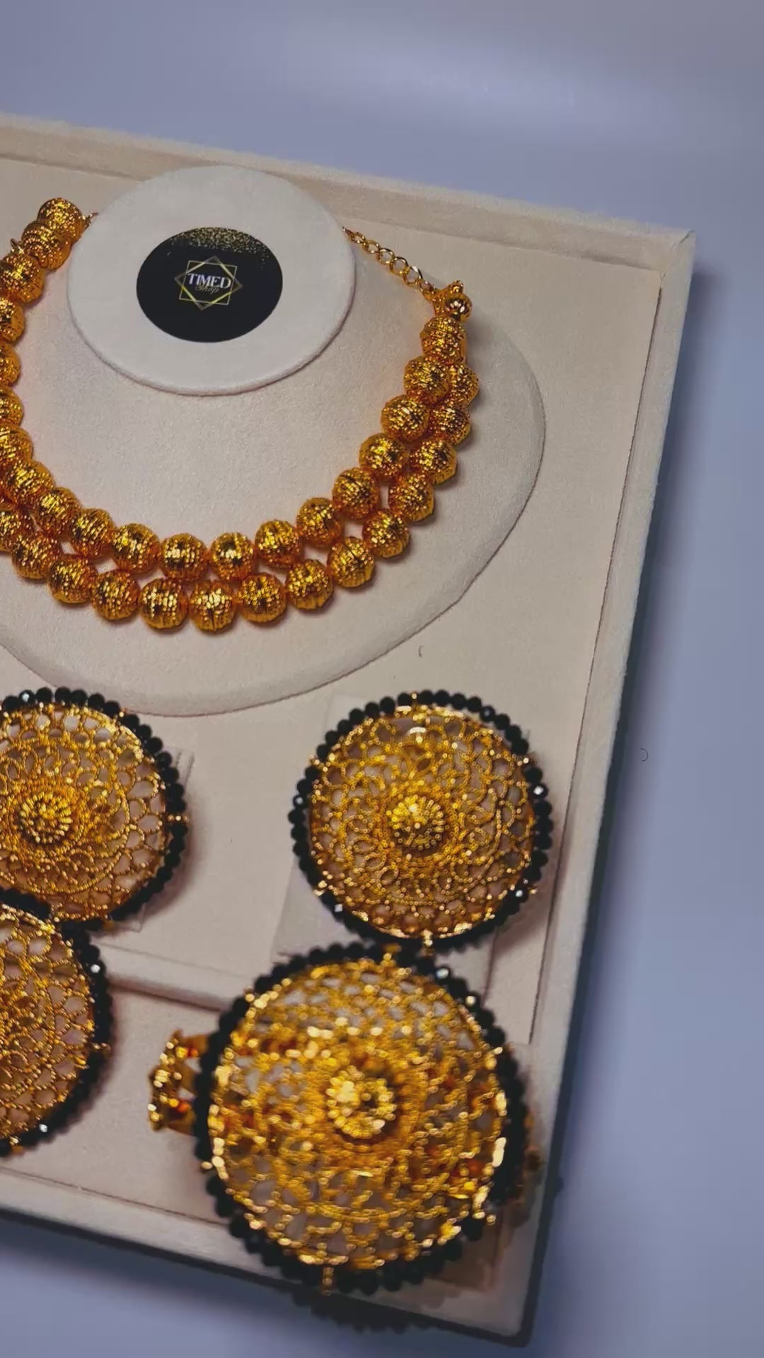 Parure Diarra or rouge & Noire– Collier, Bracelet, Boucles & Bague (Réf: UEK-2023)