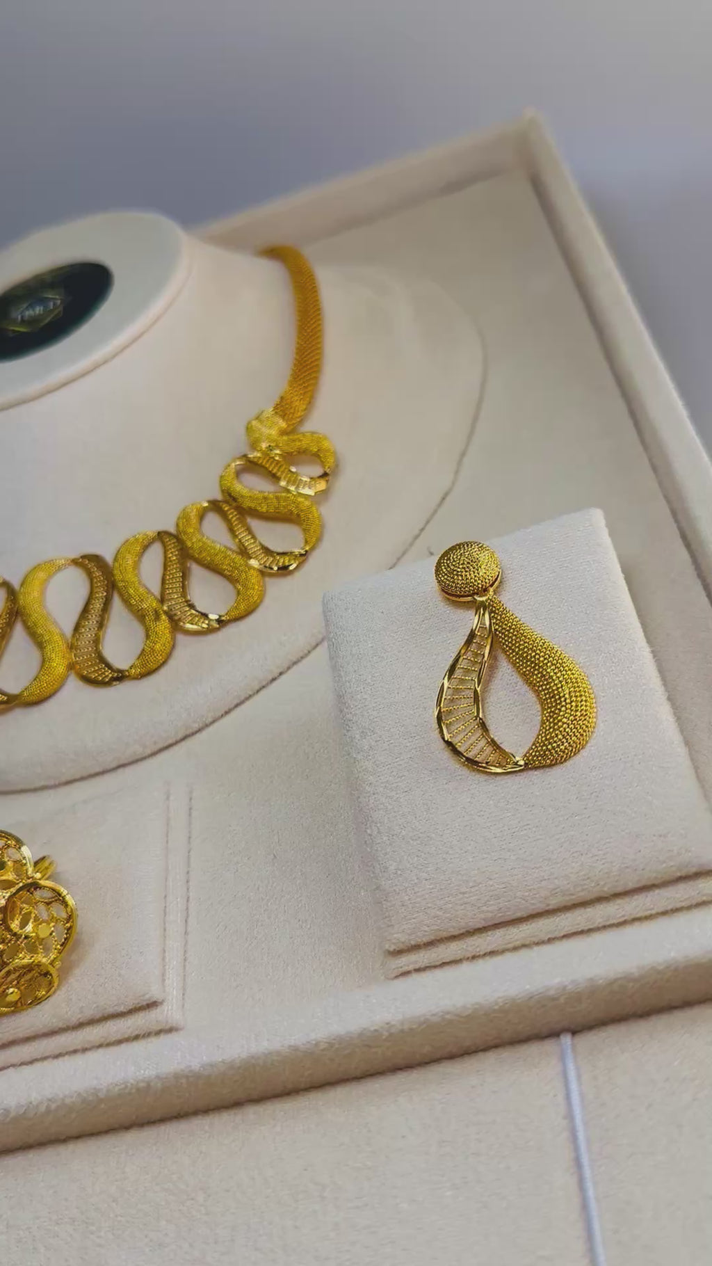 Parure Samia-Golden ✨